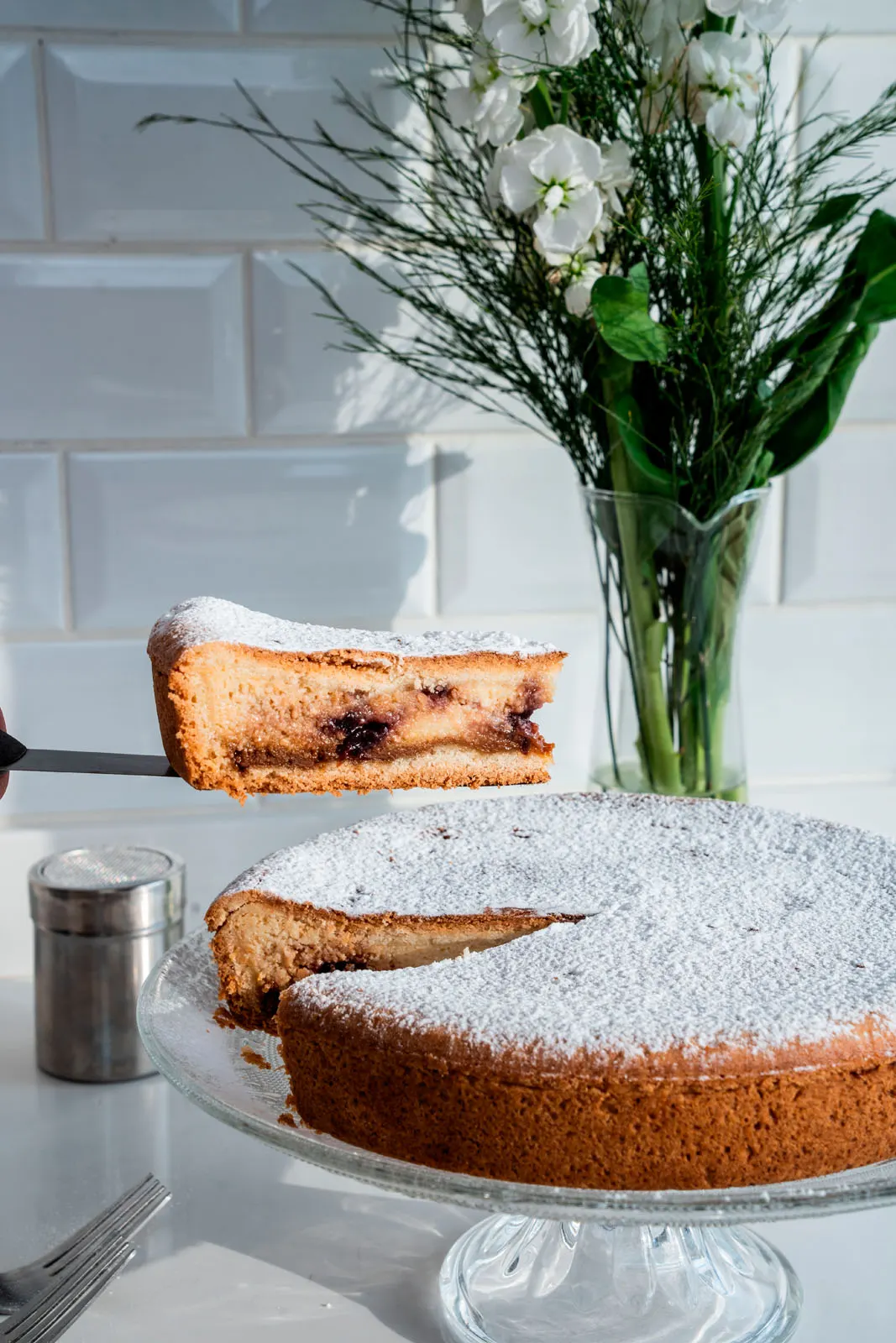 Tarta de ricota, frutos rojos y dulce de leche (sin TACC) — foto 1 de 3